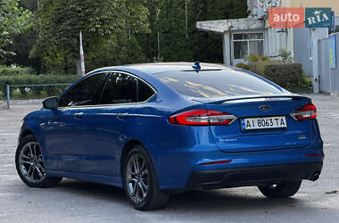 Седан Ford Fusion 2018 в 