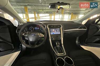 Седан Ford Fusion 2013 в 