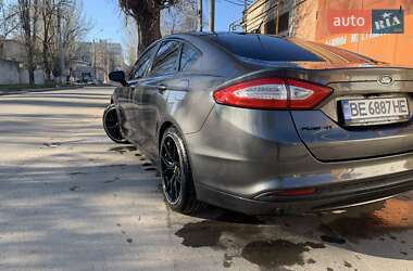 Седан Ford Fusion 2015 в 