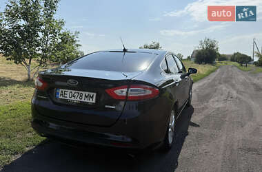 Седан Ford Fusion 2013 в 