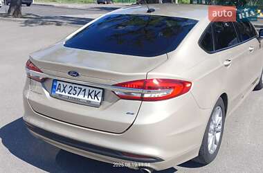 Седан Ford Fusion 2016 в 