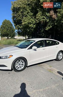 Седан Ford Fusion 2016 в 