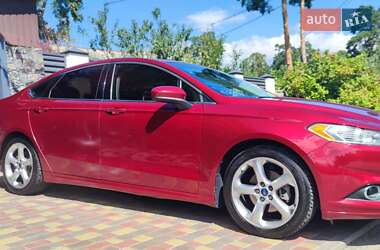 Седан Ford Fusion 2015 в 