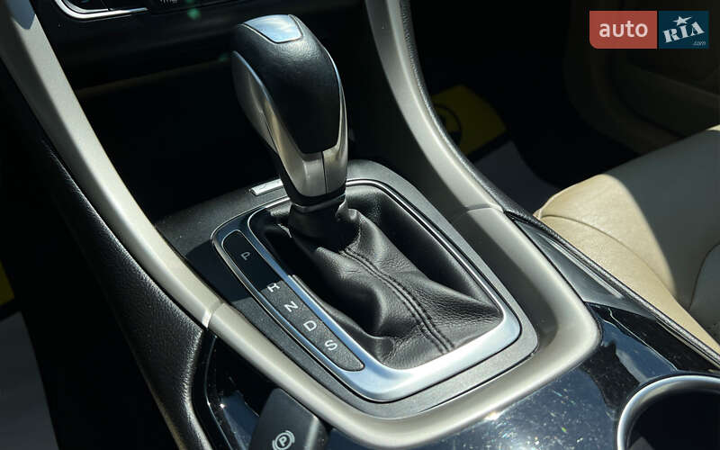 Седан Ford Fusion 2016 в Львові