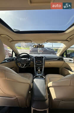 Седан Ford Fusion 2013 в 