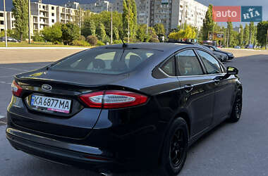 Седан Ford Fusion 2015 в 