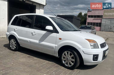 Хэтчбек Ford Fusion 2010 в 