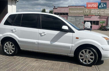 Хэтчбек Ford Fusion 2010 в 