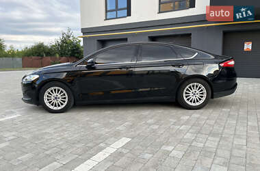 Седан Ford Fusion 2016 в 