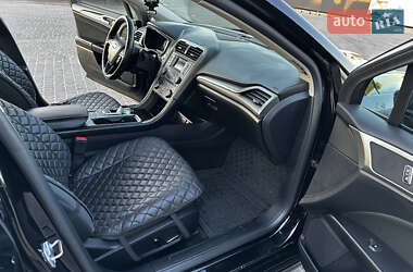 Седан Ford Fusion 2017 в 
