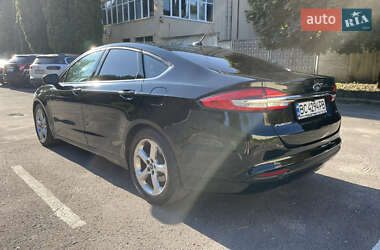 Седан Ford Fusion 2016 в 
