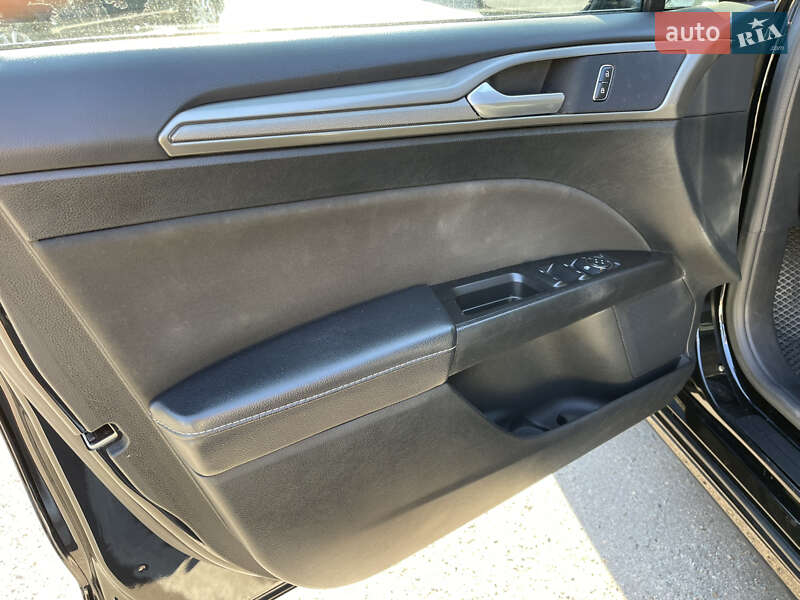 Седан Ford Fusion 2016 в Львові