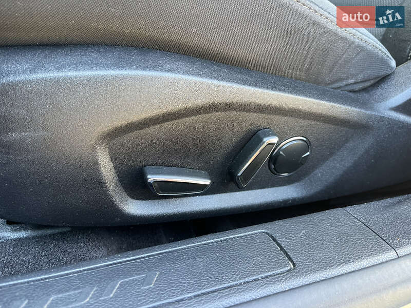 Седан Ford Fusion 2016 в Львові