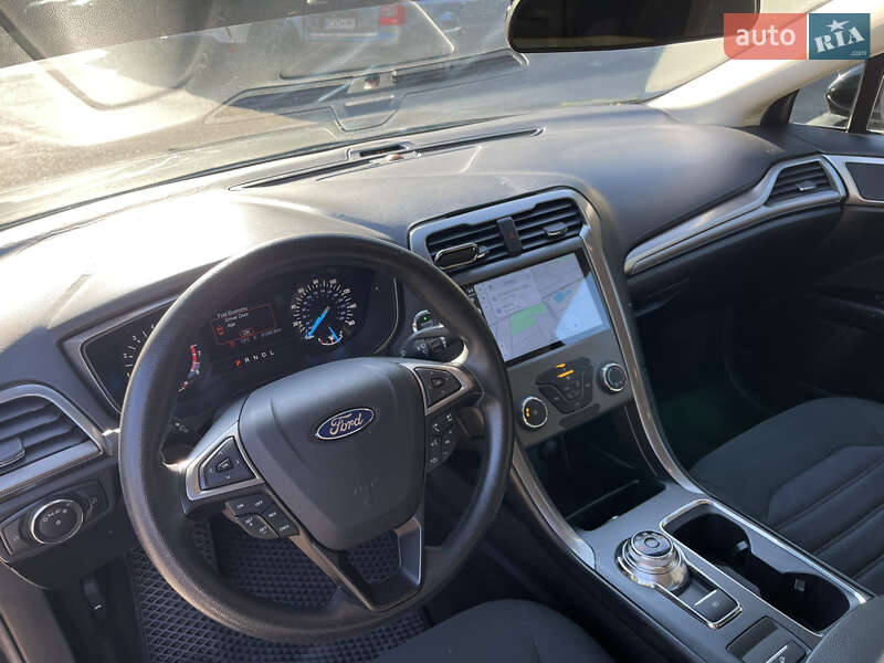 Седан Ford Fusion 2016 в Львові