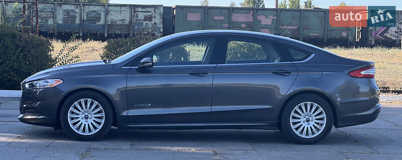 Седан Ford Fusion 2015 в Днепре