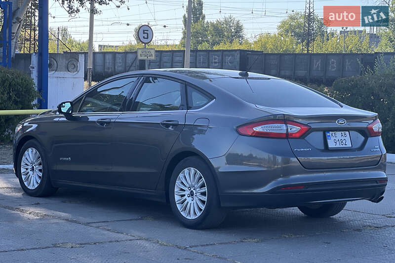 Седан Ford Fusion 2015 в Днепре