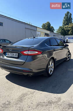 Седан Ford Fusion 2016 в 