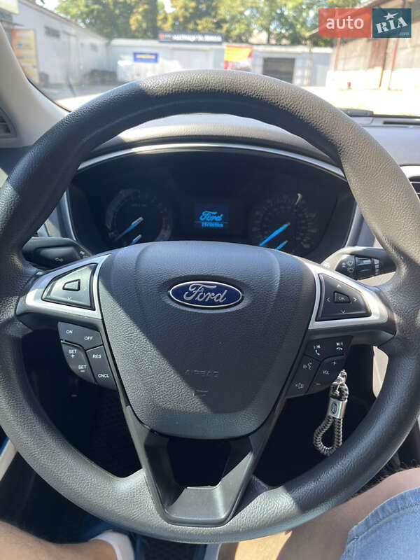 Седан Ford Fusion 2016 в Києві