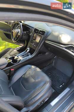 Седан Ford Fusion 2015 в 
