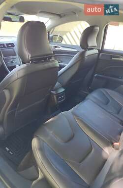 Седан Ford Fusion 2015 в 