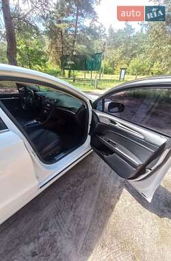 Седан Ford Fusion 2019 в 