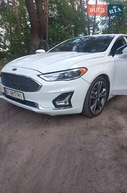 Седан Ford Fusion 2019 в 