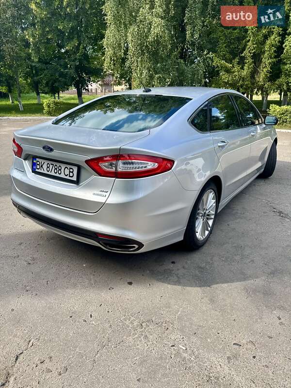 Седан Ford Fusion 2013 в Дубно