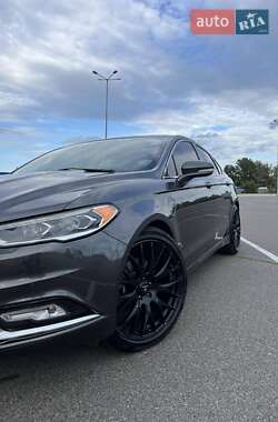 Седан Ford Fusion 2017 в 