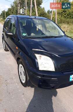 Хэтчбек Ford Fusion 2004 в 