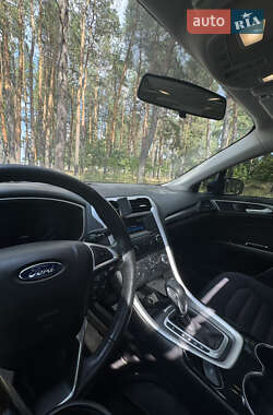 Седан Ford Fusion 2014 в 