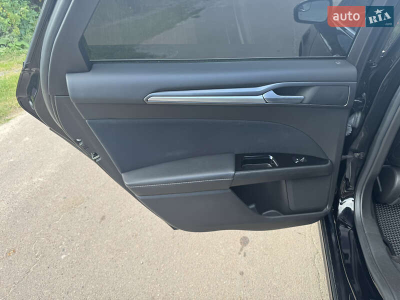 Седан Ford Fusion 2015 в Чернигове