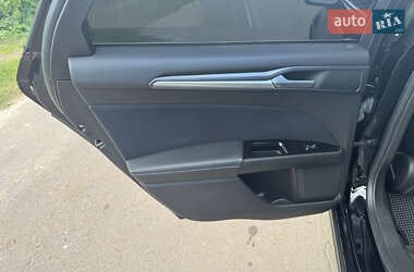 Седан Ford Fusion 2015 в 