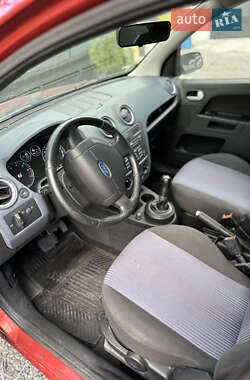 Хэтчбек Ford Fusion 2008 в 