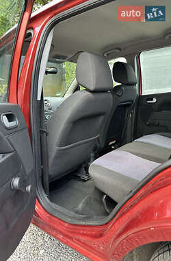 Хэтчбек Ford Fusion 2008 в 