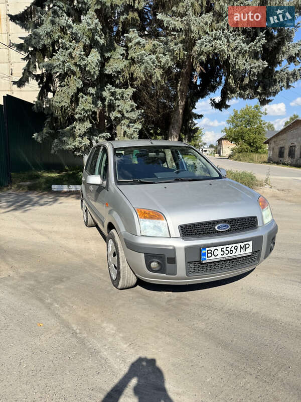 Хетчбек Ford Fusion 2006 в 