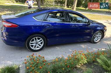 Седан Ford Fusion 2015 в 