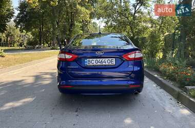 Седан Ford Fusion 2015 в 