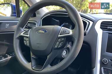 Седан Ford Fusion 2015 в 