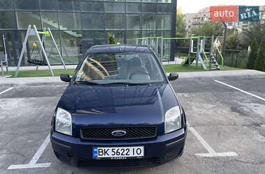 Хэтчбек Ford Fusion 2004 в 