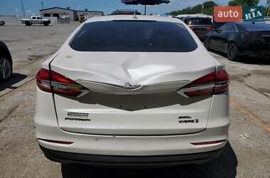 Седан Ford Fusion 2019 в 