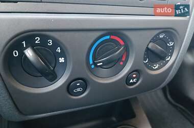 Хэтчбек Ford Fusion 2010 в 