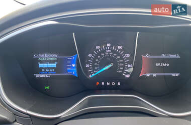 Седан Ford Fusion 2015 в 
