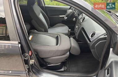 Хэтчбек Ford Fusion 2006 в 