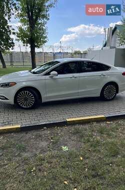 Седан Ford Fusion 2018 в 