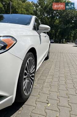 Седан Ford Fusion 2018 в 