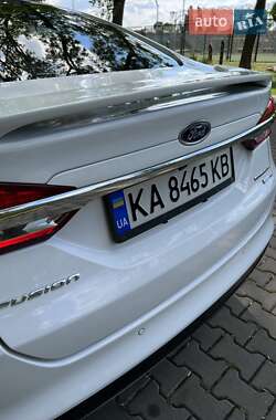Седан Ford Fusion 2018 в 