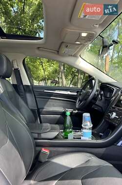Седан Ford Fusion 2018 в 