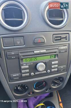 Хэтчбек Ford Fusion 2010 в 