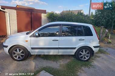Хэтчбек Ford Fusion 2010 в 