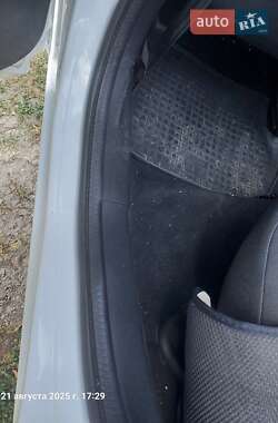 Хэтчбек Ford Fusion 2010 в 